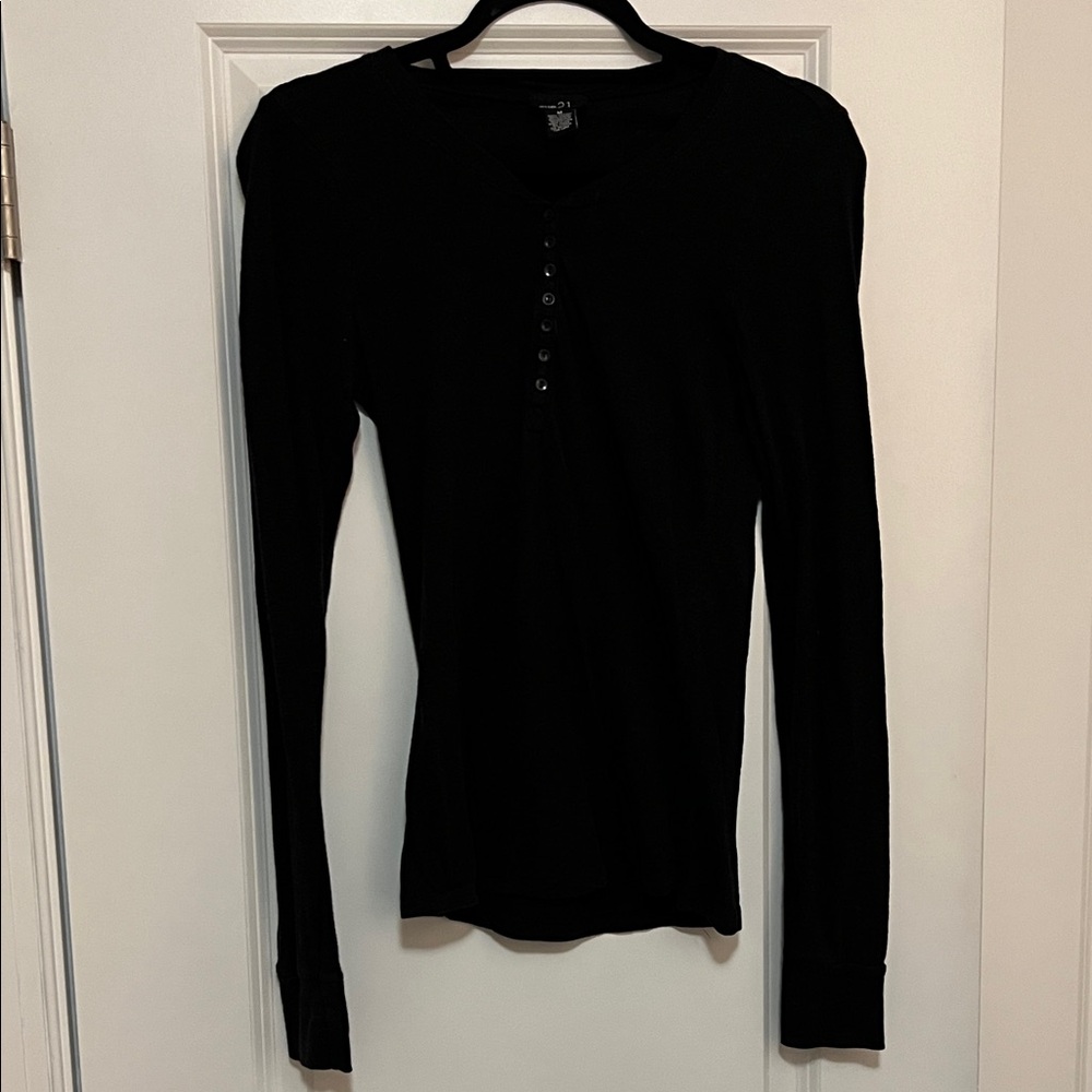 Rue21 Black Long Sleeve Buttoned Top